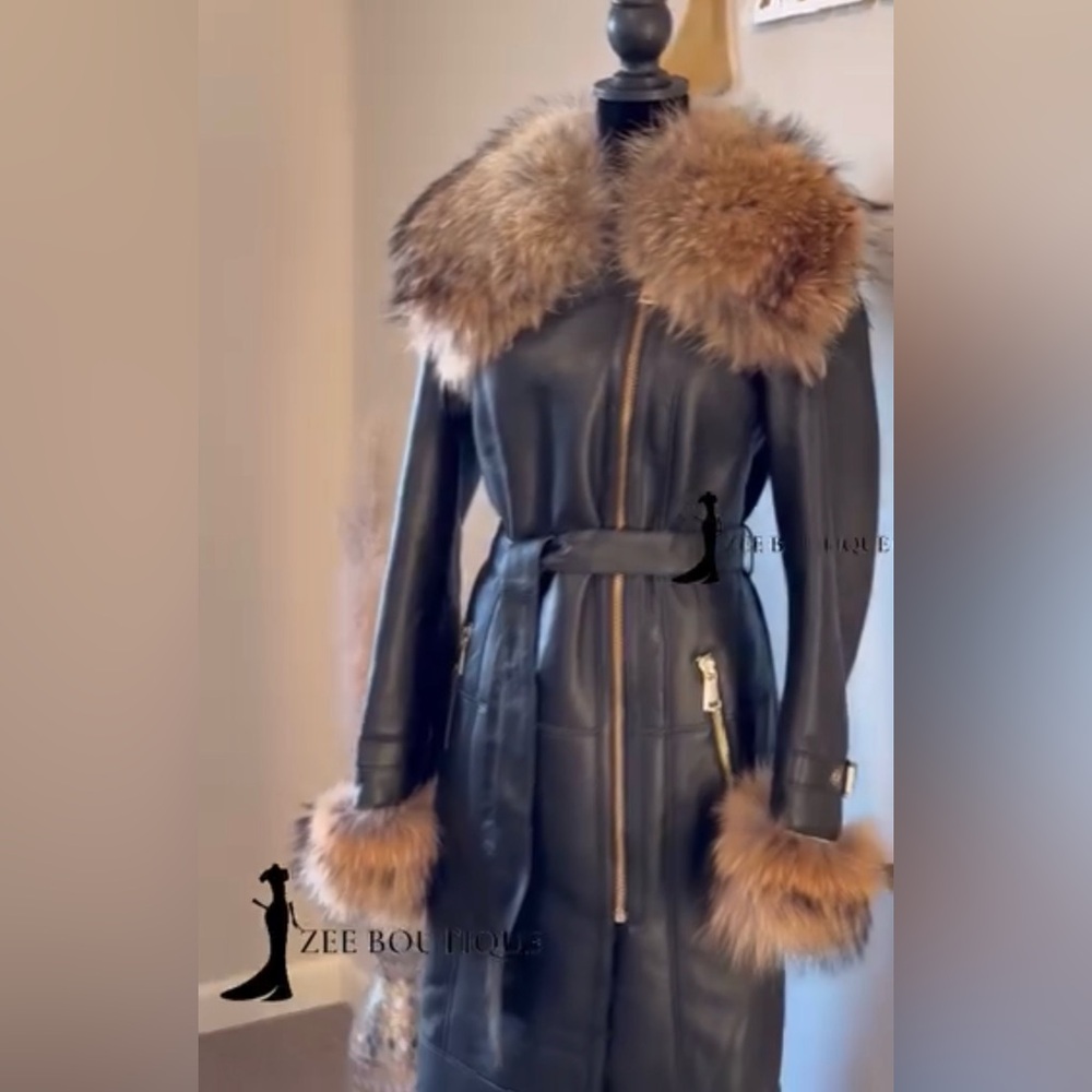 Luxurious Black Real Leather Coat with Raccon Fur details - Picture 6 of 6